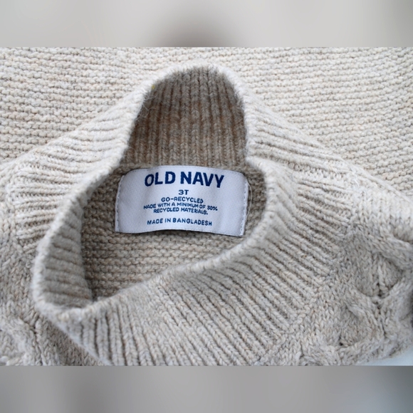 NWT Old Navy Girls Cable Knit Sweater – Size 3T - Picture 2 of 4